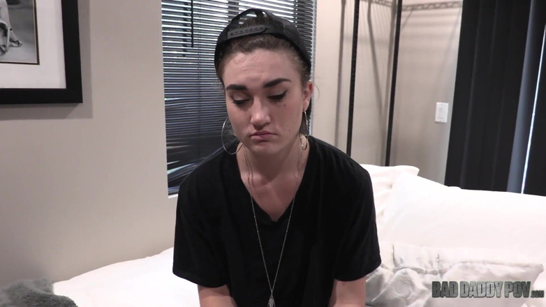 BadStepFamilyPov: Kat Monroe 1, oral adânc în gât pentru tatăl meu vitreg frumos