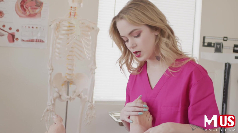 Jerkaoke: Real aventura em primeiro plano: fofa enfermeira faz o impensável