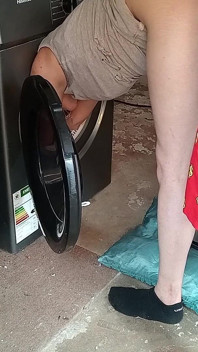 그는 양말이 회전식 건조기에 있다고 말했습니다.