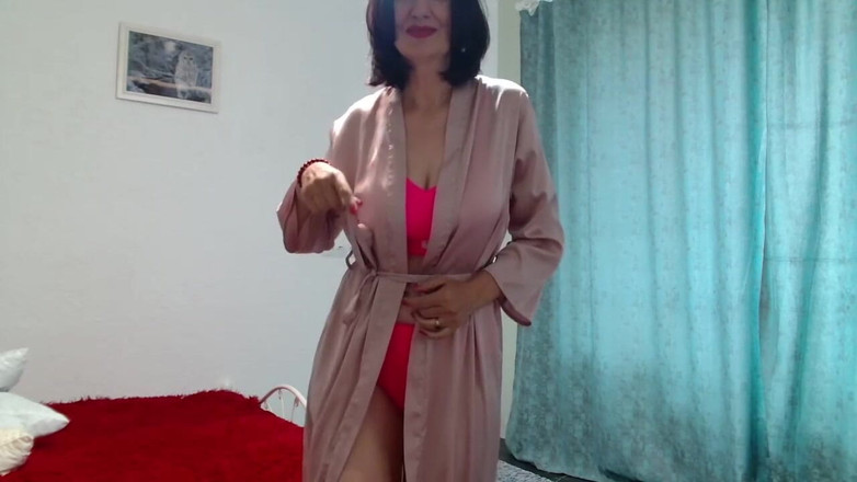 ANGELA_LADY: Ihre haarige muschi gefickt und zeigt jedem ein nasses loch...