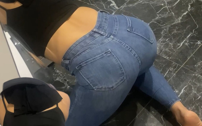 Ambr1: Selin befriar och tillfredsställer