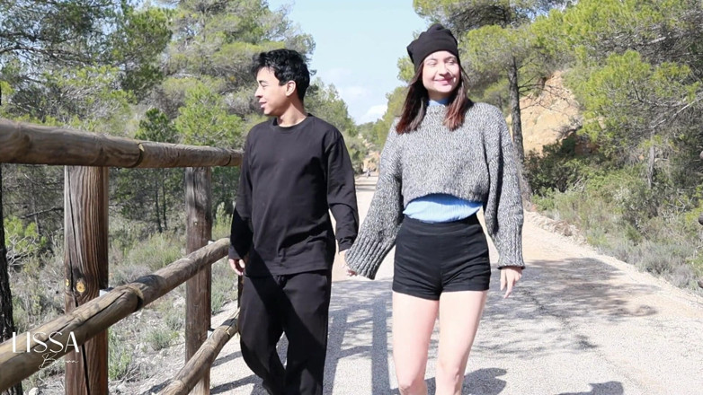 Lissa Brown: Draußen auf sie und ihn pissen + kommen