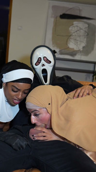 Nadržená hidžábská nestydná halloweenská trojka