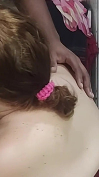 Getrouwde vrouw kan het niet verdragen zonder te zijn en belt een andere man