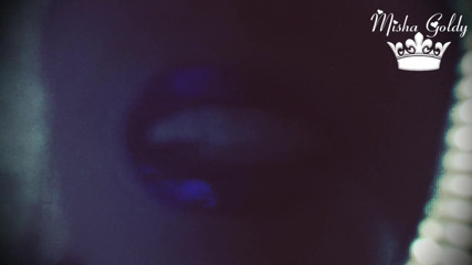 Goddess Misha Goldy: Glamorous blue glittery lips