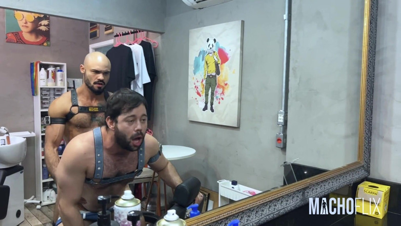 MACHOFLIX: Fuckin Barber