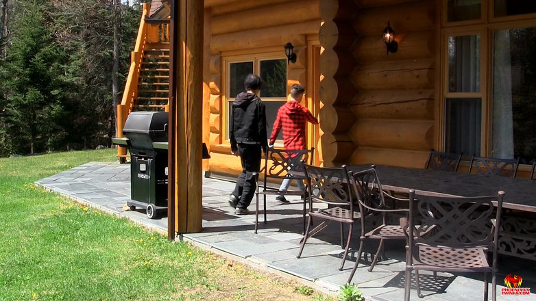 Phoenixxx: キャビンの木材はダニエルの隅々まで使っている