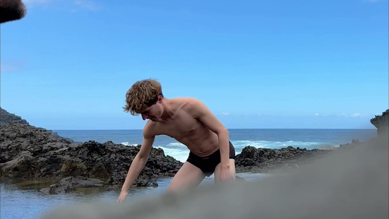 bleshporn: Ayden brooks lagi asik sama tim blesh di luar ruangan