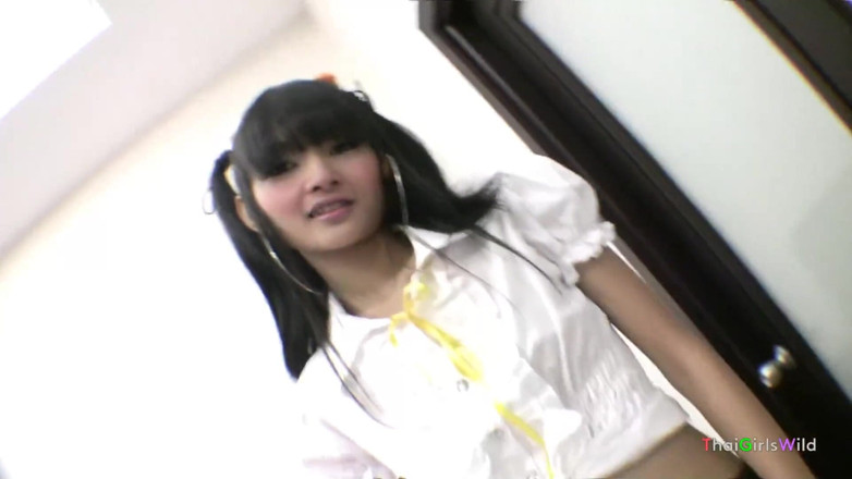 Thai Girls Wild: สาวไทยวัยรุ่นเซ็กซี่โดนแตกคาปากเลอะเทอะ