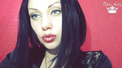 Goddess Misha Goldy: Červené rty se zlatými třpytkami