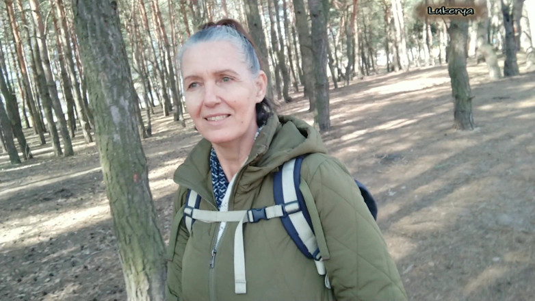 Lukerya: Lukerya está descansando na floresta da primavera