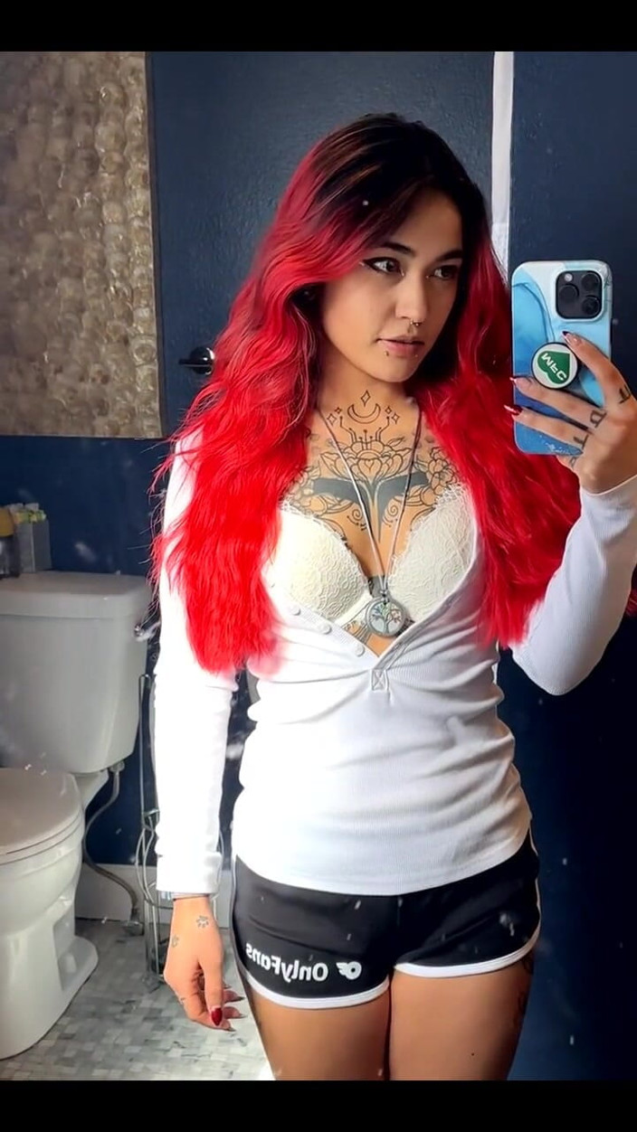 lilRavenFox: Mujer pequeña