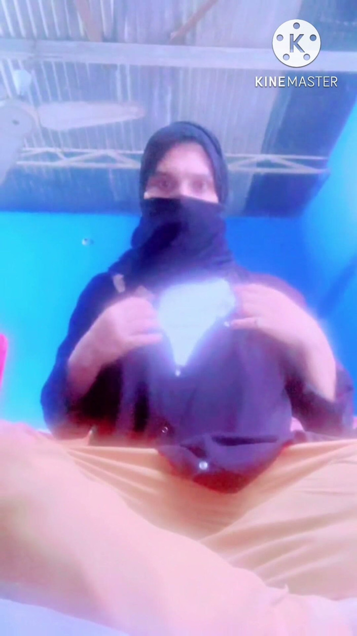 Apple00001: Kul i Hijab ... Jag kikar