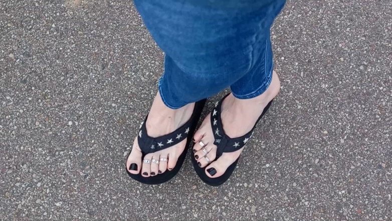 Heelex: I Cum on a Walk in Broad Daylight, Not Using...