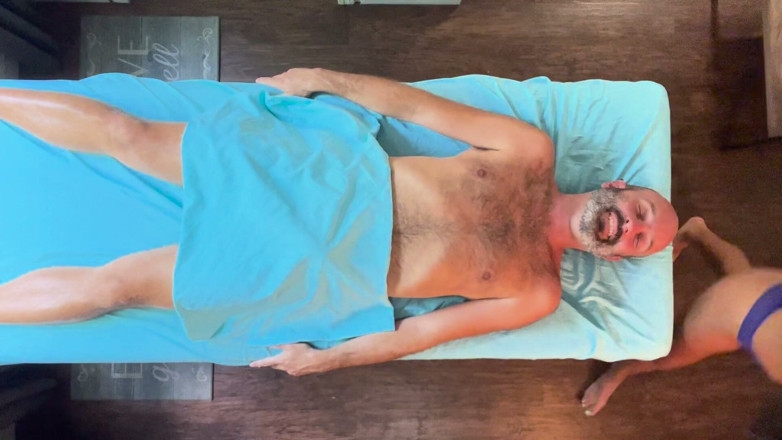Island Boy Vids: Aria Nicole Gives Massage Sitting on My Face