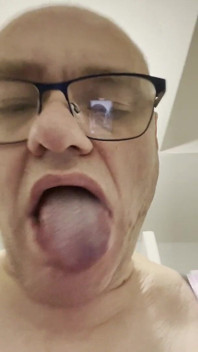 Tongue Gay