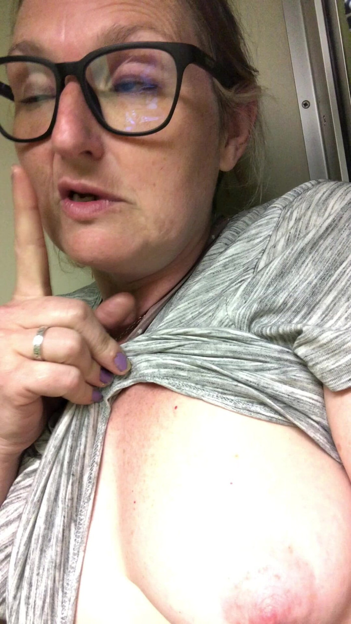 Pissing Paradise: Mijando Em Aviões, Trens E Automóveis - Enorme Xixi No Trem...