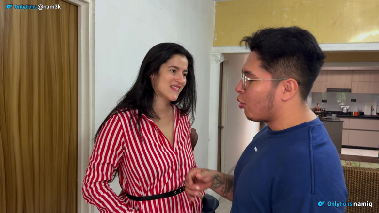NamiQseiiin: Cewek semok latina ini muncrat di wajah juru kamera