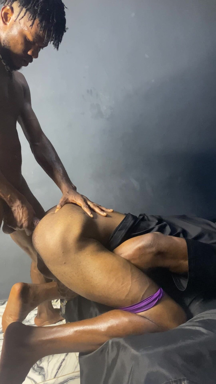 assdriller50: Un Tip Nebun Îmi Mângâie Gaura