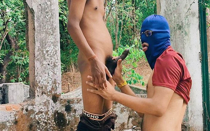 Tani: Cowok gay India ngentot dan nyepong kontol raksasa pria kulit...