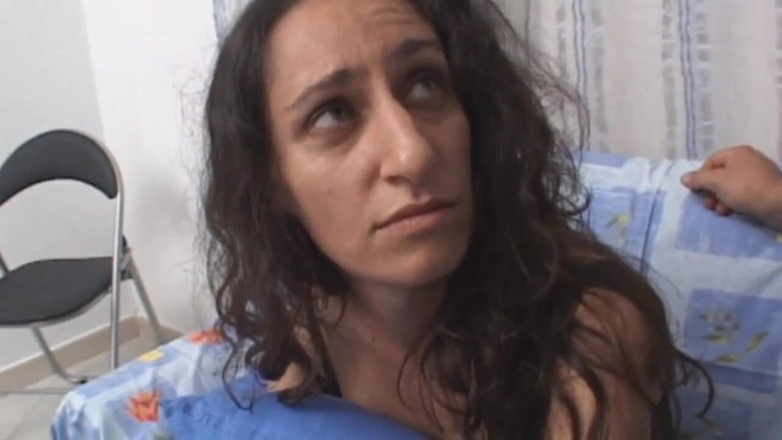 My porn family: Rahatlatıcı orta yaşlı seksi kadın agresif genç adam tarafından yarak...