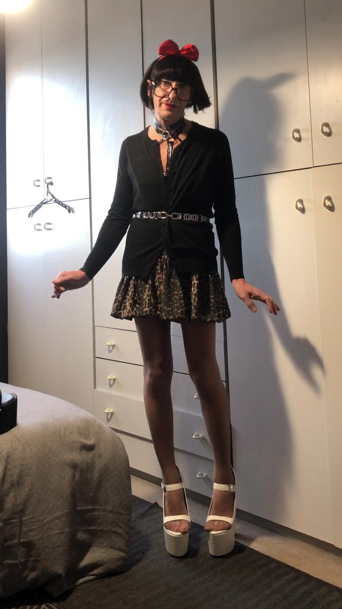 Andreina Naty: Calze E Tacchi Con Zeppa Altissimi