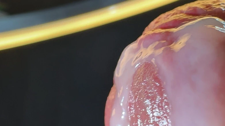 Leonardo-1974: Мокрый пенис мастурбирует