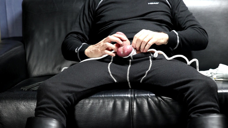 Boototternl: Ayah lagi asik muasin pantat bahenolnya pakai sepatu boot polisi