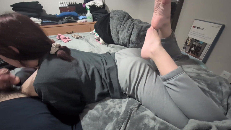 Mimiandevan: Гра з ногами дружини під час мінету, відео від першої особи