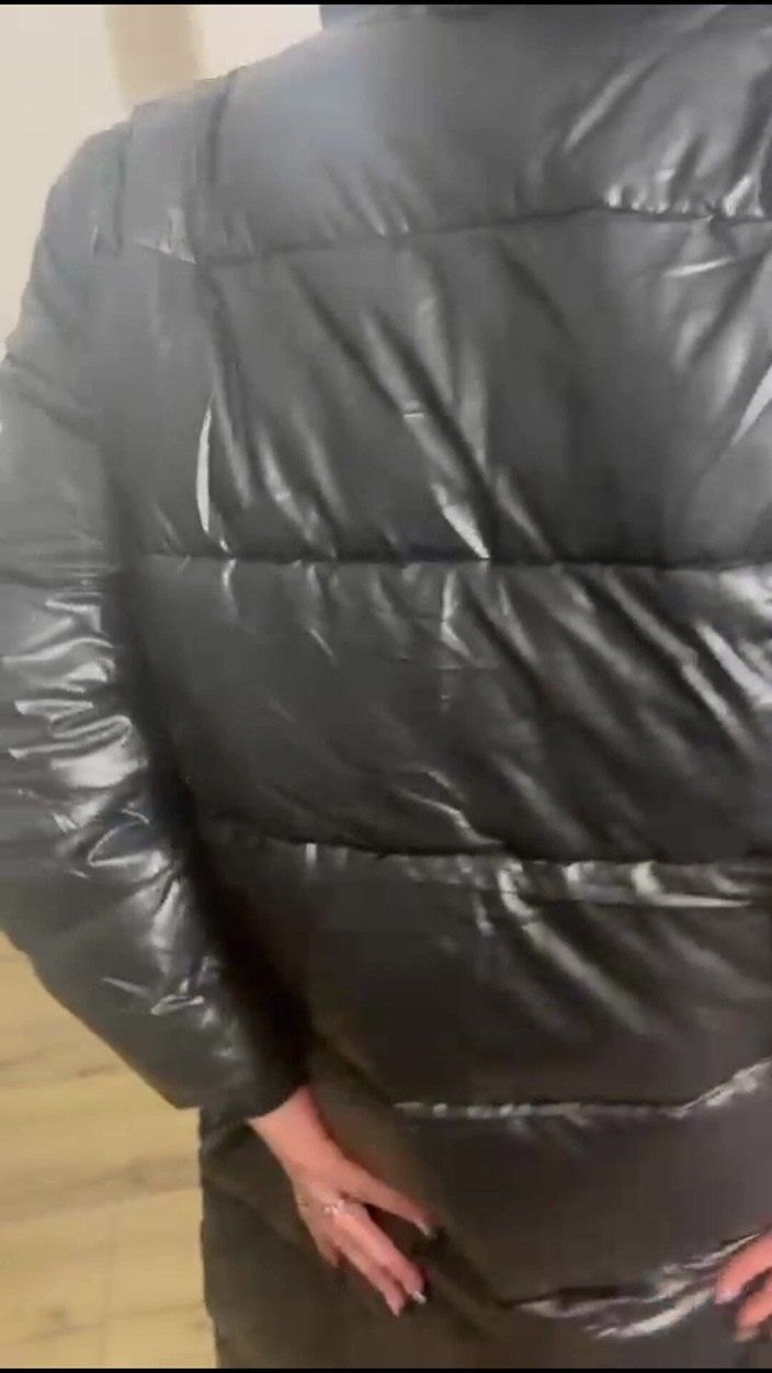 MilfyCalla: सेक्सी अधोवस्त्र और लंबा कोट में चोदने लायक मम्मी - दर्पण देखने का बिंदु फंतासी