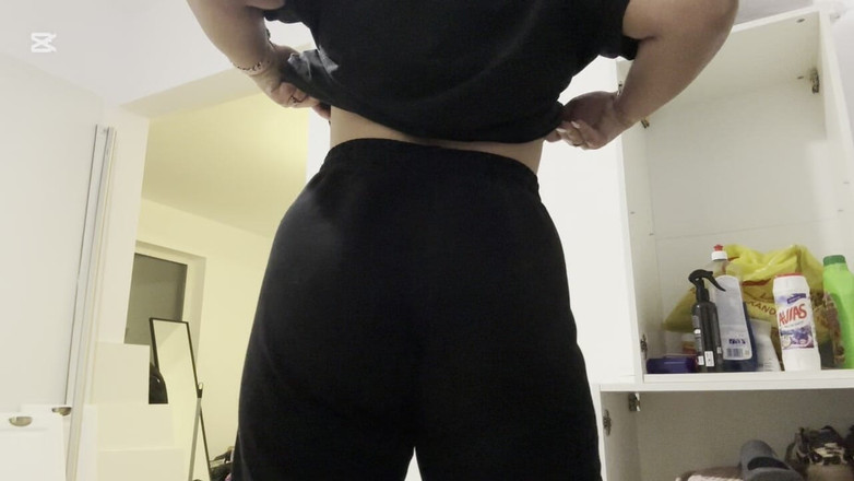 NipsAndStrips: Scoreggia alla mia nuova affitto