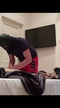 MILF in Strümpfen und High Heels, gefesselt und gefickt