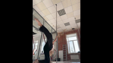 Skinny_lady69: Gergasi menari tiang