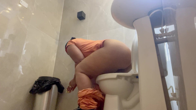 pampammedallo: Amateur-kamera im badezimmer des krankenhauses in texas