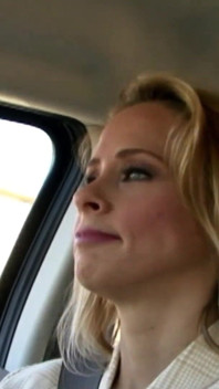 Blond milf Payton z owłosioną cipką w międzyrasowym seksie z dużym kutasem