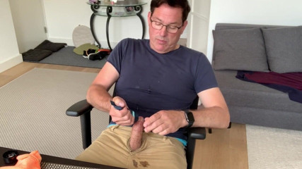 TJenner: Long, messy, cummy bate session at home.