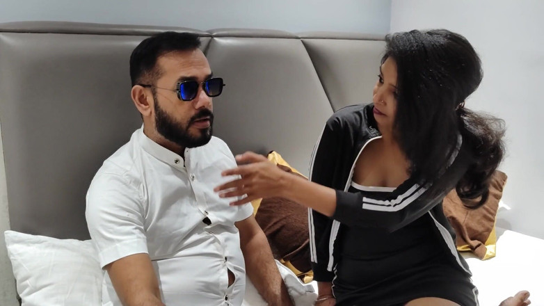 Anjalisingh_sexy: Seorang lelaki memanggil setiausahanya di biliknya dan dikongkek, video tegar