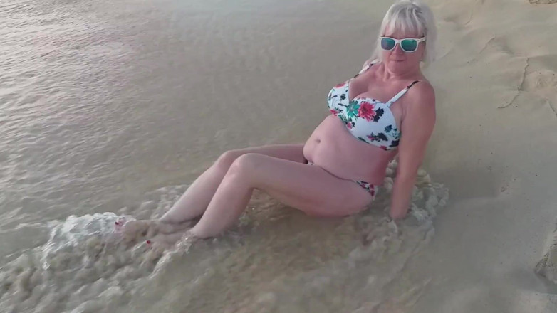 Mature Wanker: Pure Vicky Pension Rush Private XXX Clips