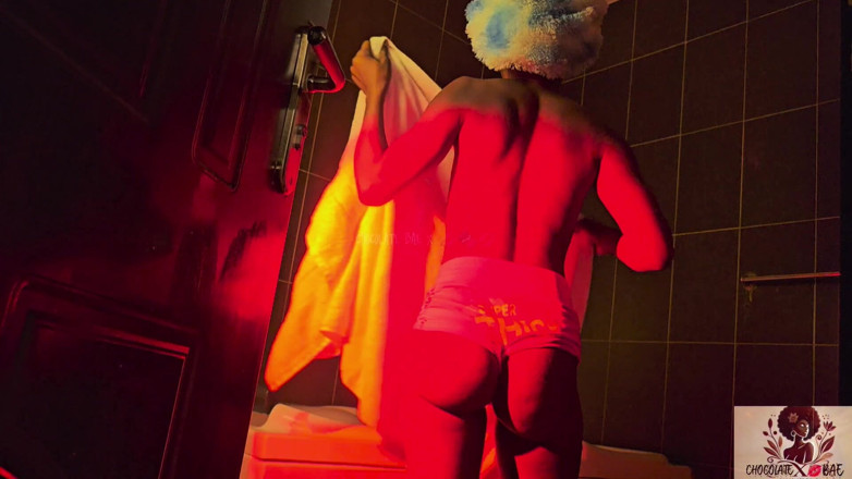 Naturelle Chocolat: Sono Una Troia Così Sporca!! Ho Lasciato Che Il Jaccuzzi...