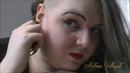 Mxtress Valleycat: Menguras sizing up ear gauges