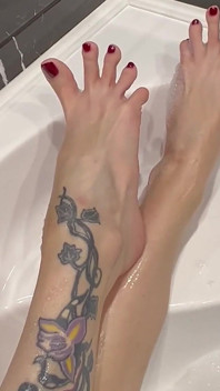 Feet in Bathtub and Footjob with Dildo