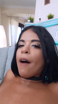 Natasha Rios - Are curul ei extrem de distrus de o pulă uriașă și mănâncă mai multe jeturi de pișat