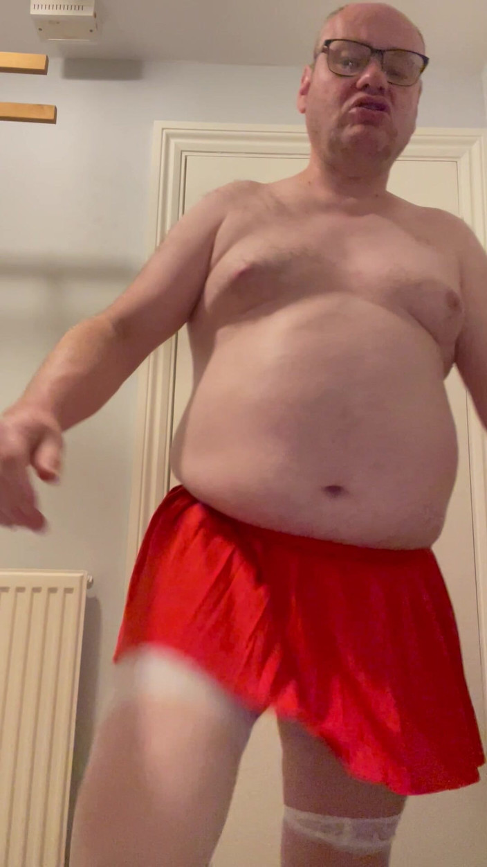 Ancient456: Můj. Červená sukně