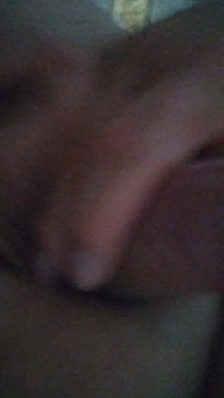 Ziasavv: Movendo meu clitóris de perto, fotos de peitos e meus...