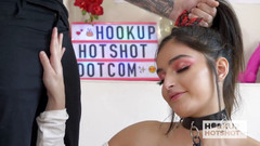 Hookup Hotshot: Emily Willis dimusnahkan dubur oleh hotshot perhutanan