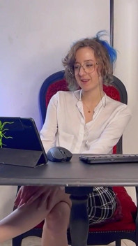 Tristemente te interroga e depois te guia - JOI Porn Entre Colegas de Escritório