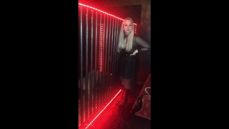 Queen_of_BDSM: Hamba dalam sangkar XXL semakin membesar!