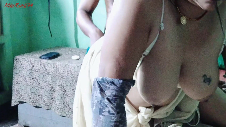 NituRandi94: Moti Gaand Wali Behan Ki Chudai Wali Indian Family Sex...