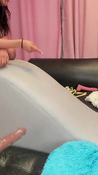 Dildo Profundo Mientras Ella Lame Mi Clítoris
