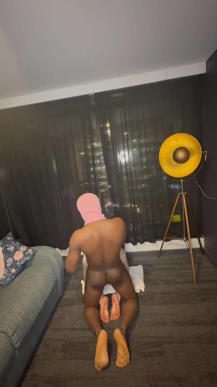 Nofaceguy09: White Curvy Big Ass Teen Takes BBC for the First...